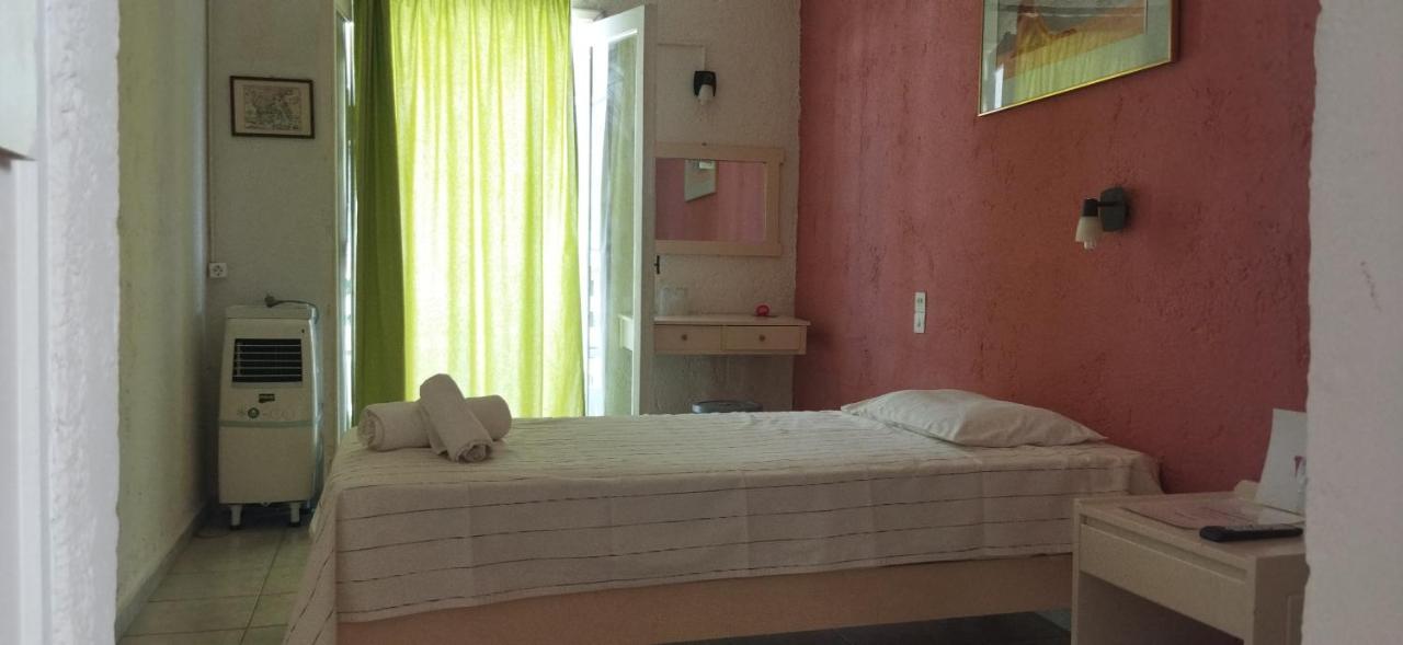 Cleo Rooms 250M From The Beach Malia Exterior foto