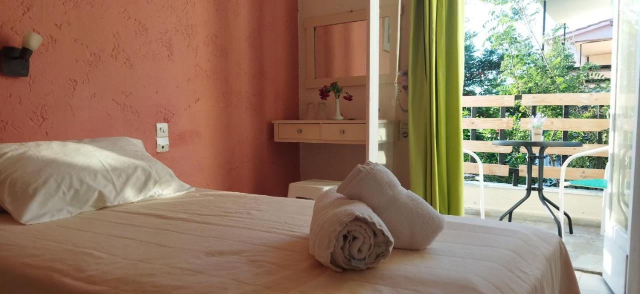 Cleo Rooms 250M From The Beach Malia Exterior foto